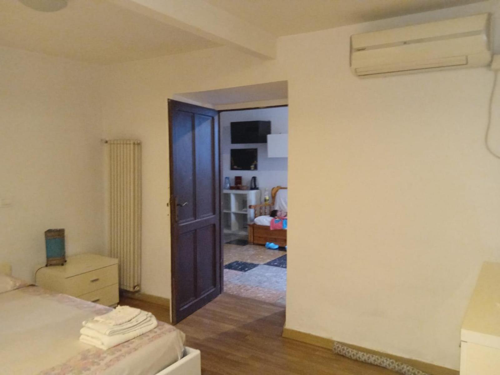La Casa Sul Farfa Lägenhet Bocchignano Exteriör bild