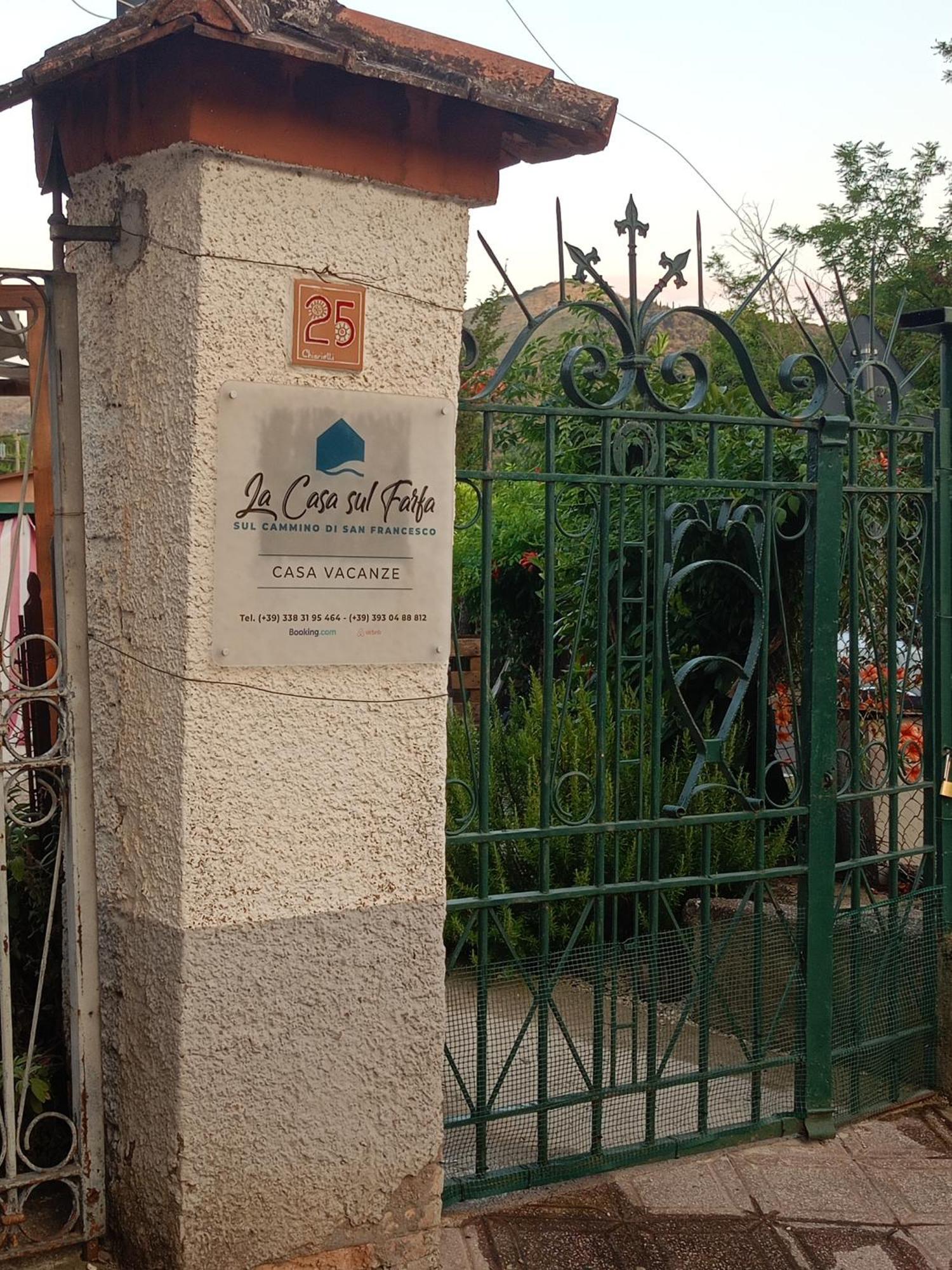La Casa Sul Farfa Lägenhet Bocchignano Exteriör bild